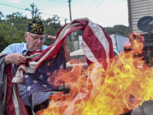 American Legion disposes of American flags the right way